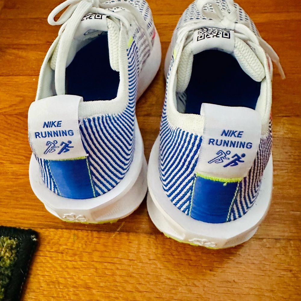 Nike White and Blue Mesh Sneakers with Pink Swoosh - Picture 3 of 4